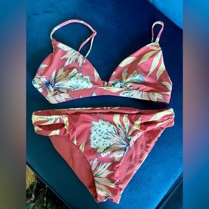 Like new ROXY Little Bandits 70s Bikini Small
